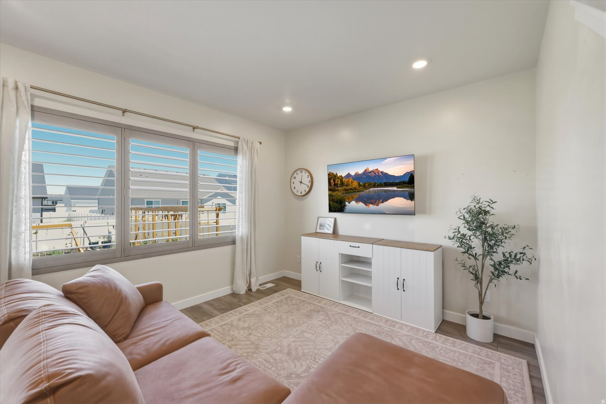 LEXINGTON GREENS - Residential