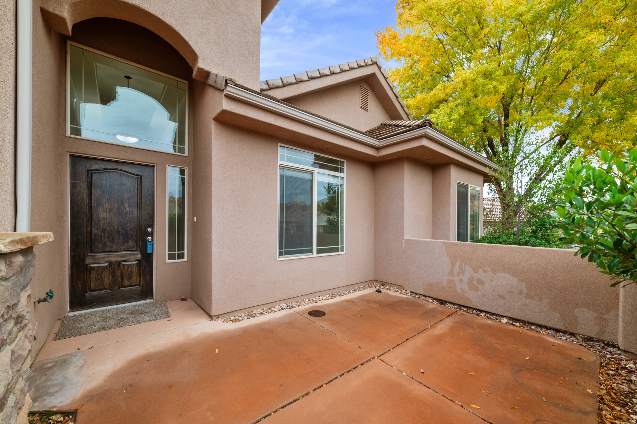 HIGH CHAPARRAL AT THE WASHINGTON BENCH - Residential