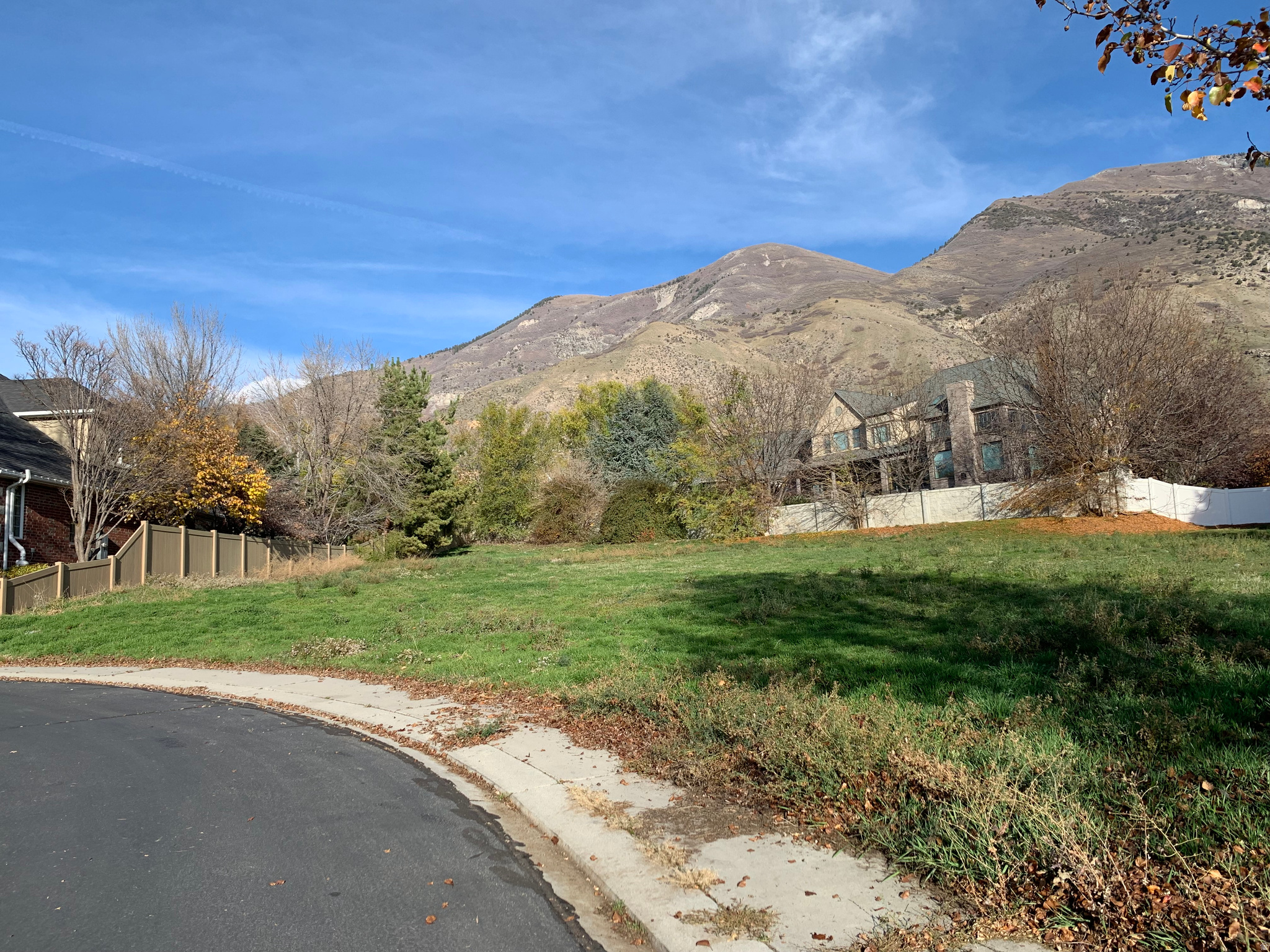 Let us help you make your Real Estate and Custom Building Dreams come true!! Design and build your own unique home on this near half acre end of the cul-d-sac location. Enjoy this upscale established neighborhood close to excellent schools, recreation and shopping! This last of its kind vacant lot is available now. Don't wait...**Come see it, Love it and Make it your own!!**