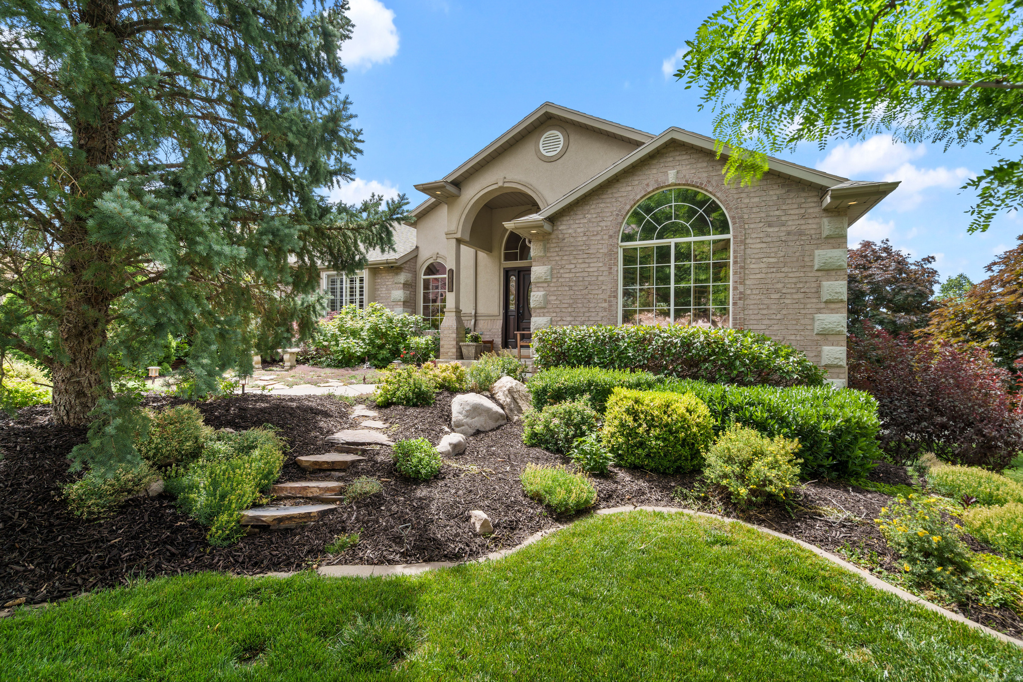 NORTH OAKS COVE - Residential