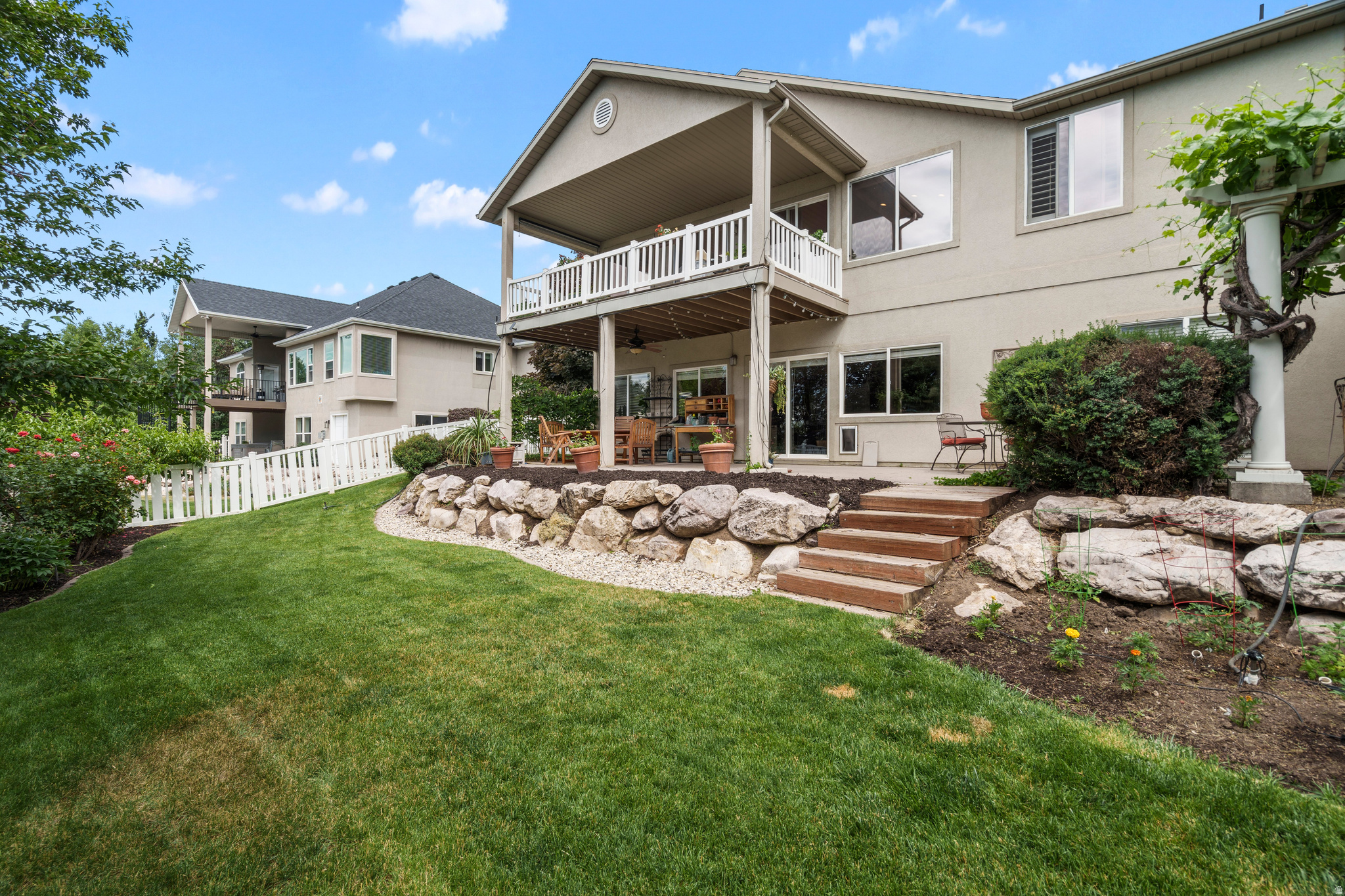 NORTH OAKS COVE - Residential