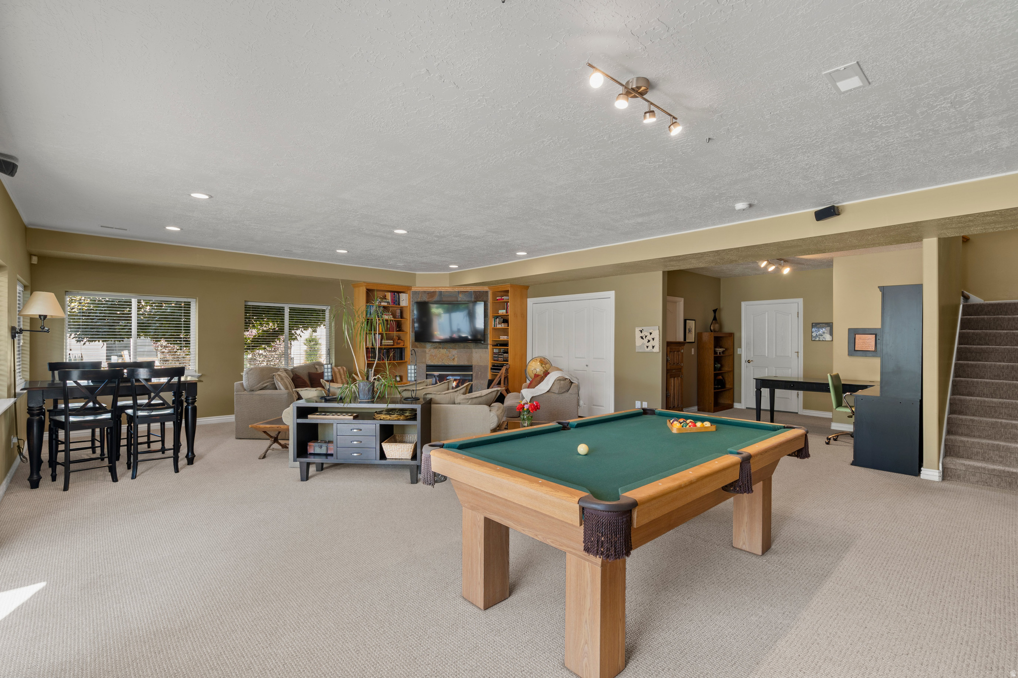 NORTH OAKS COVE - Residential