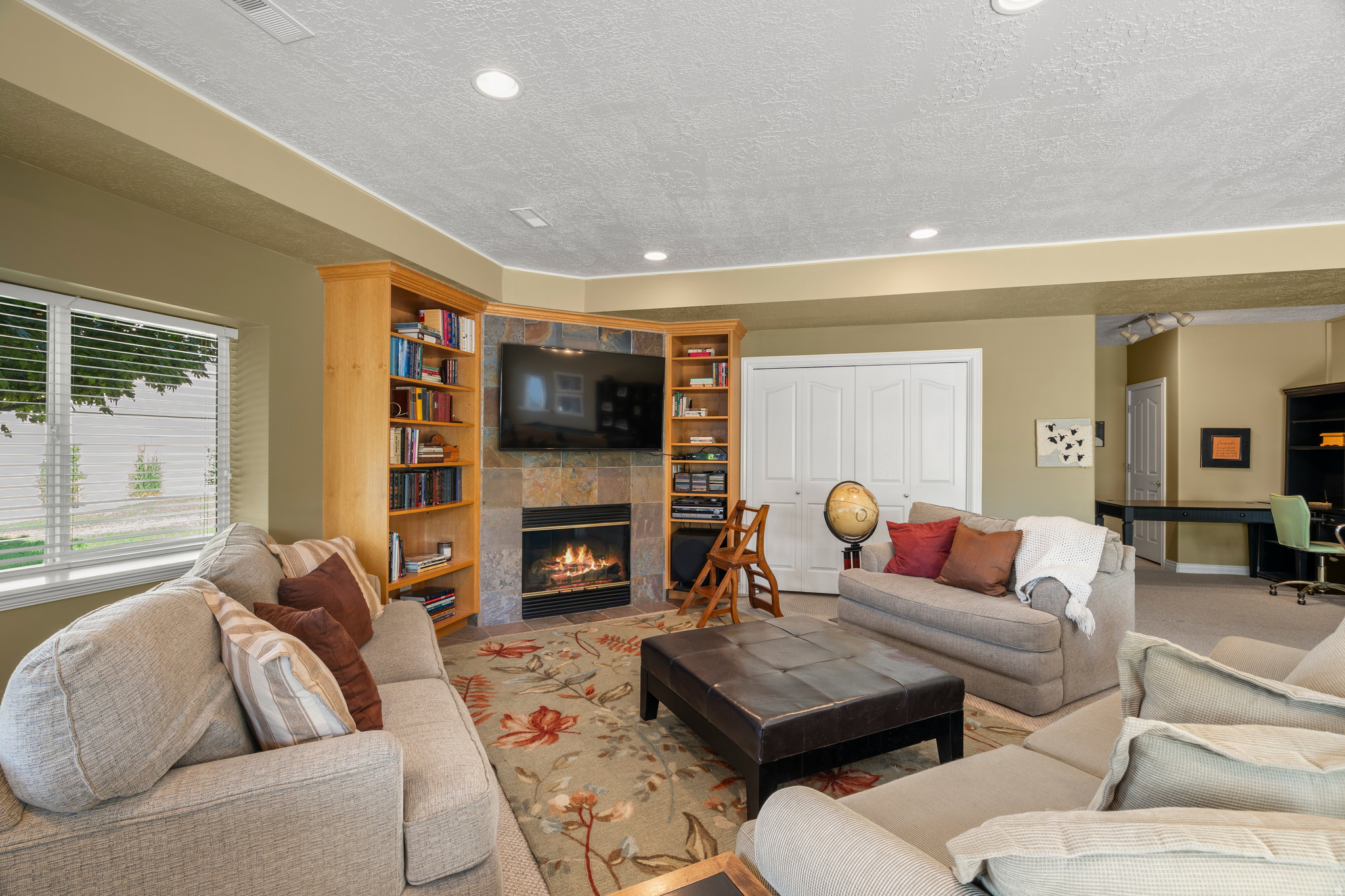 NORTH OAKS COVE - Residential