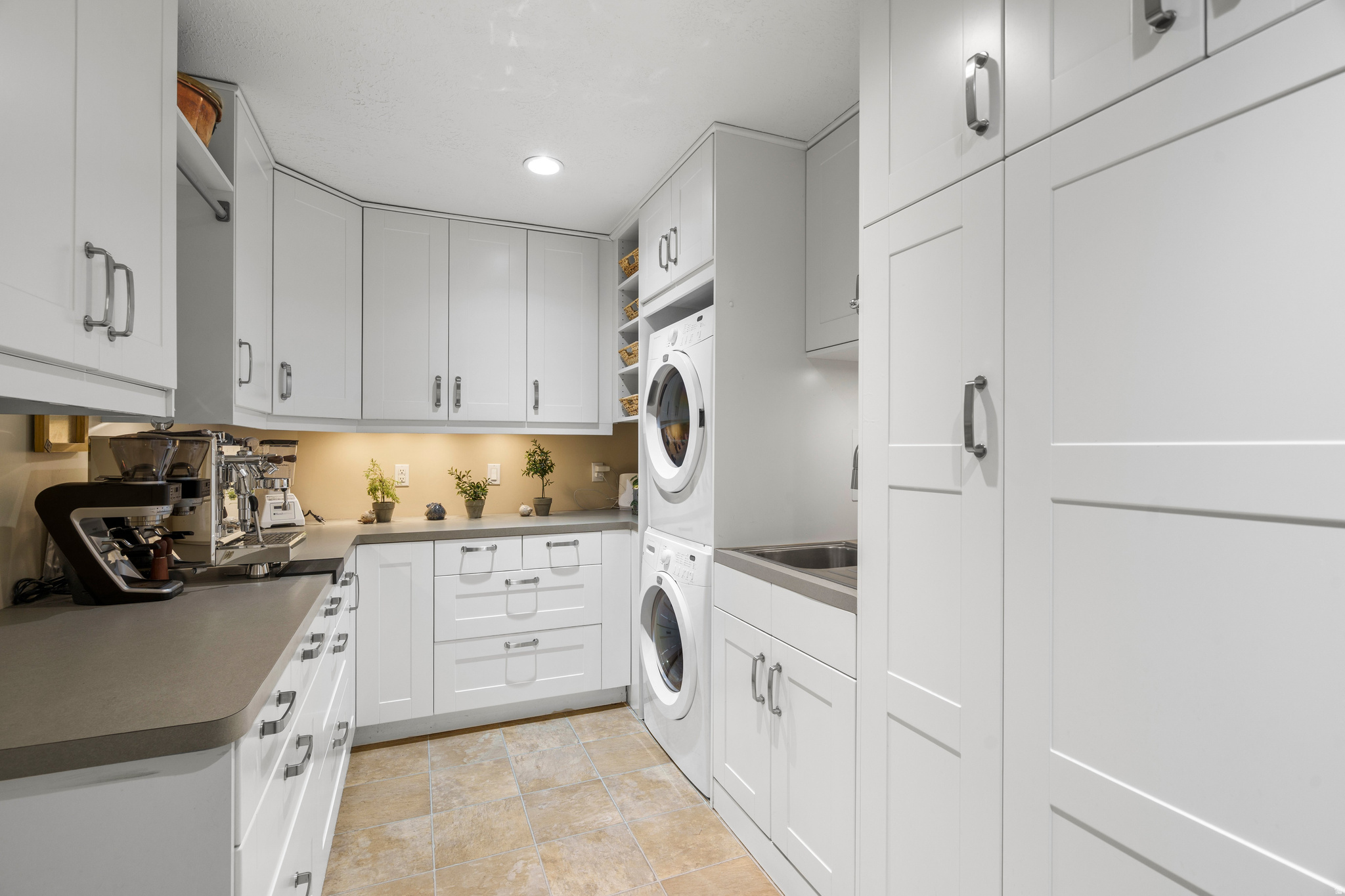 NORTH OAKS COVE - Residential