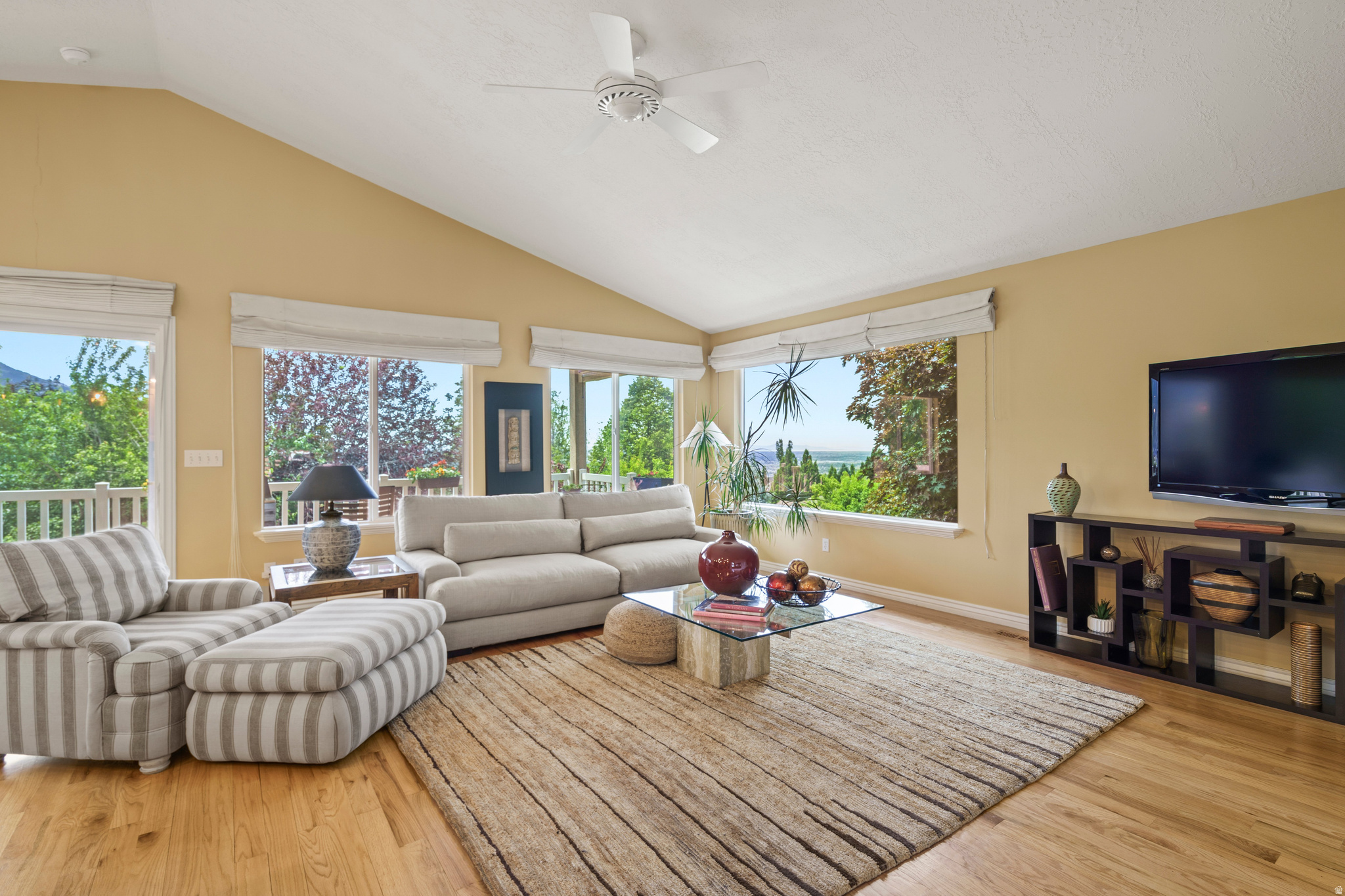 NORTH OAKS COVE - Residential