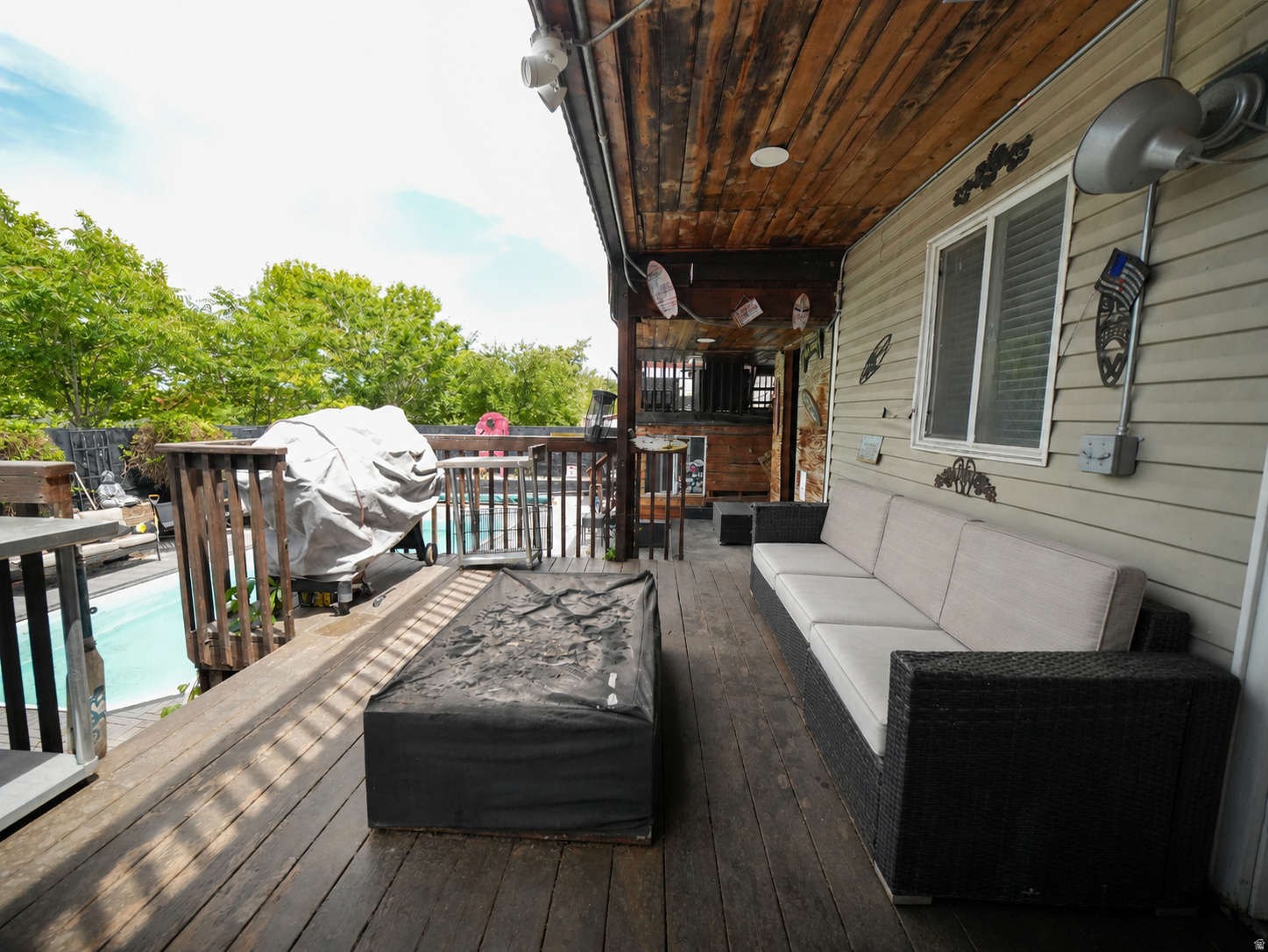 COLONY WEST - Residential
