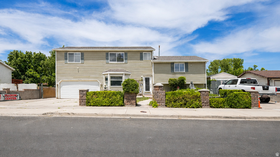 COLONY WEST - Residential