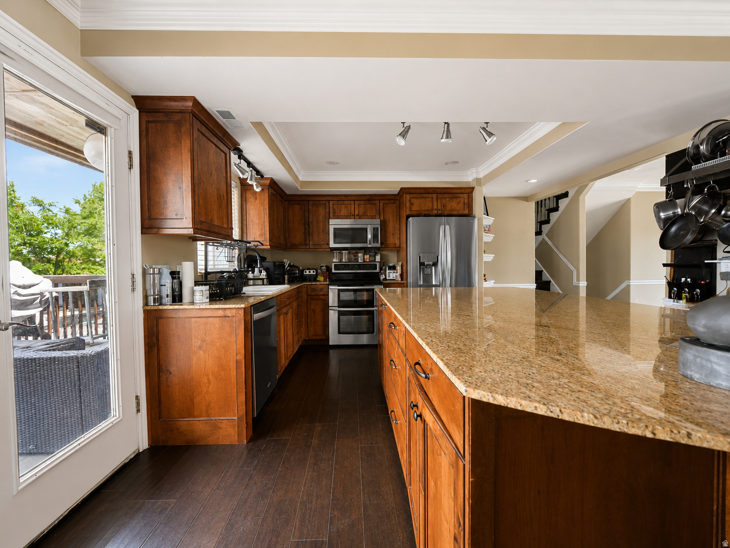 COLONY WEST - Residential