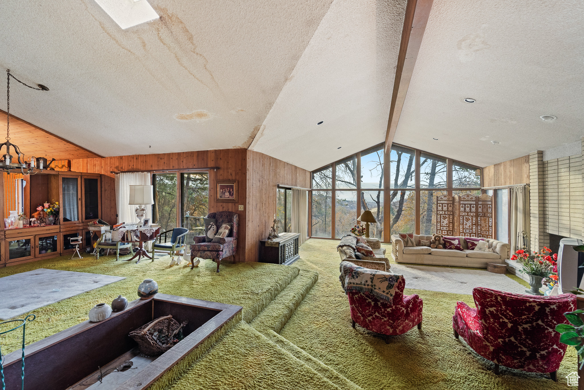 DIMPLE DELL - Residential