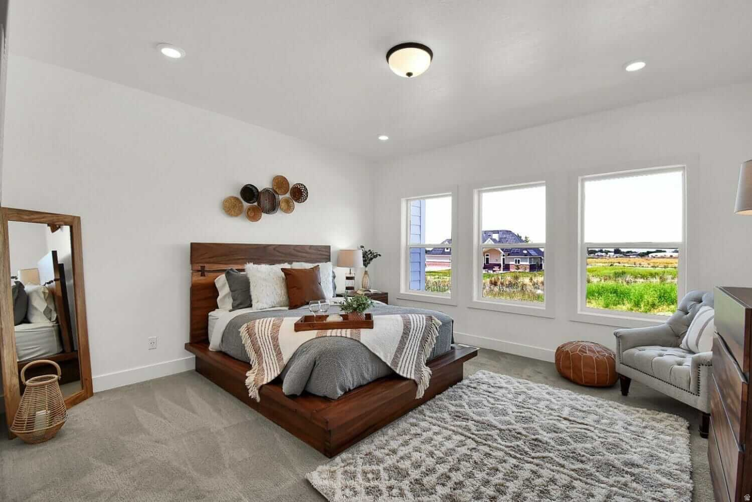 SMILING H - Residential