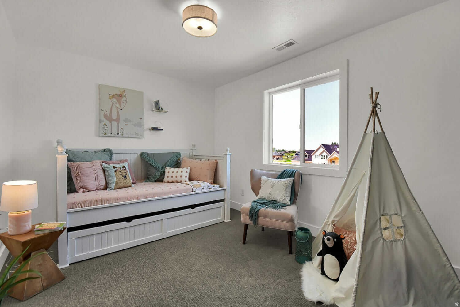 SMILING H - Residential