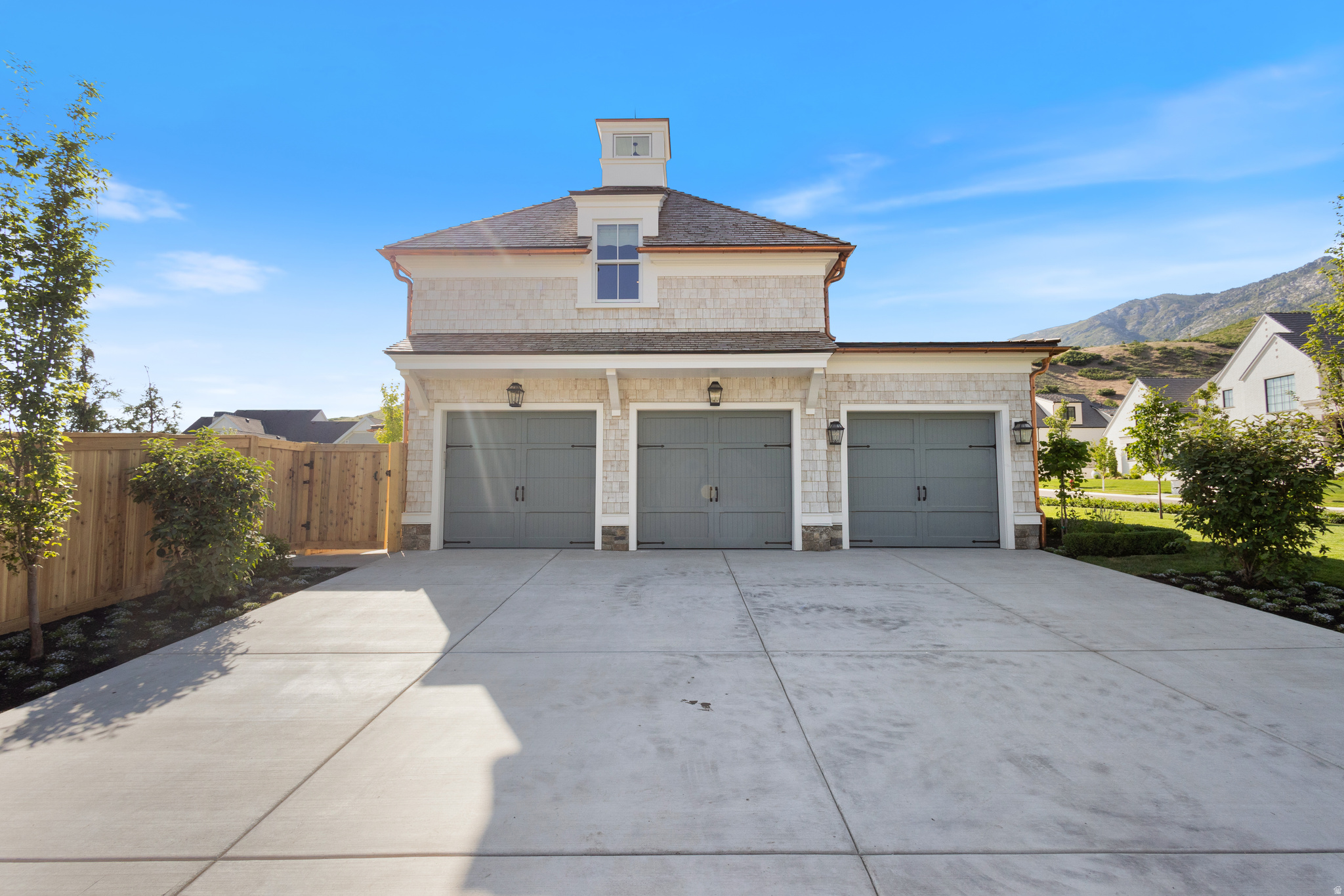 RIDGE - Residential