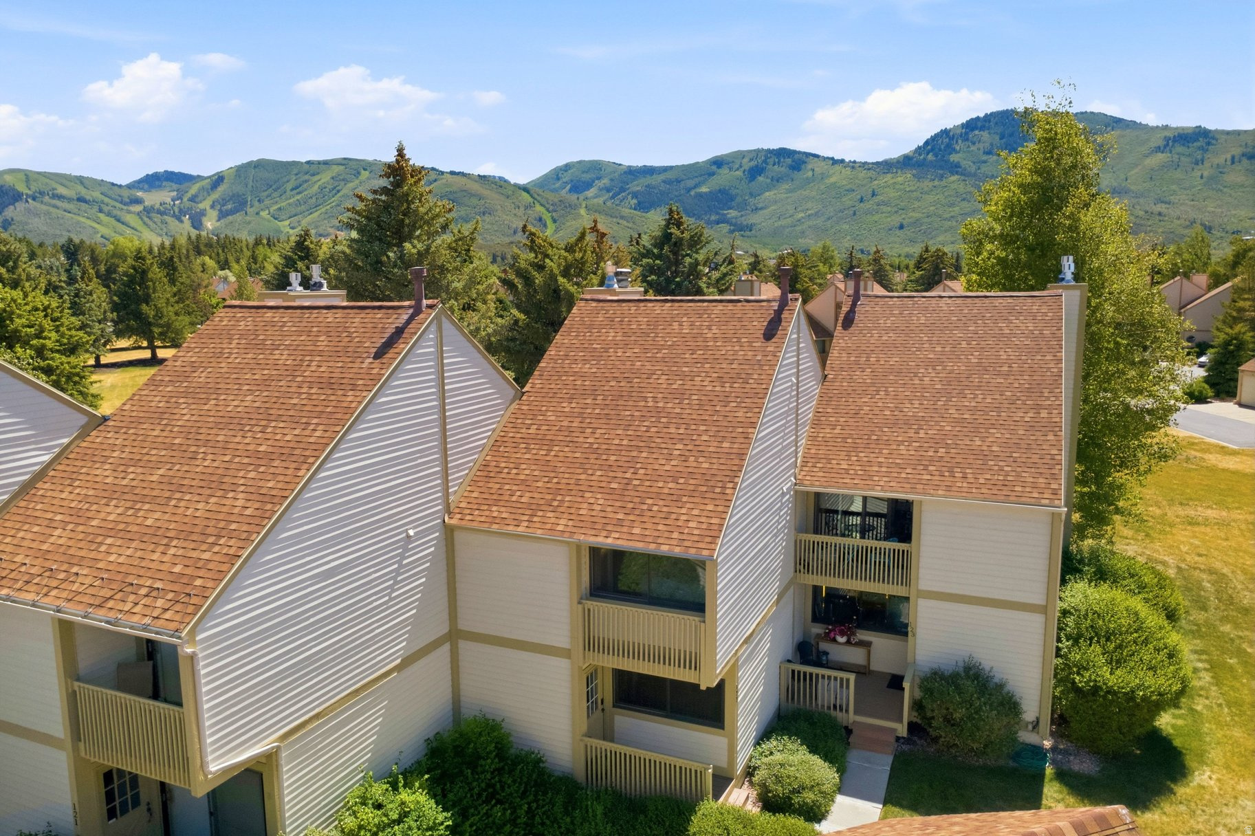 RACQUET CLUB VILLAGE - Residential