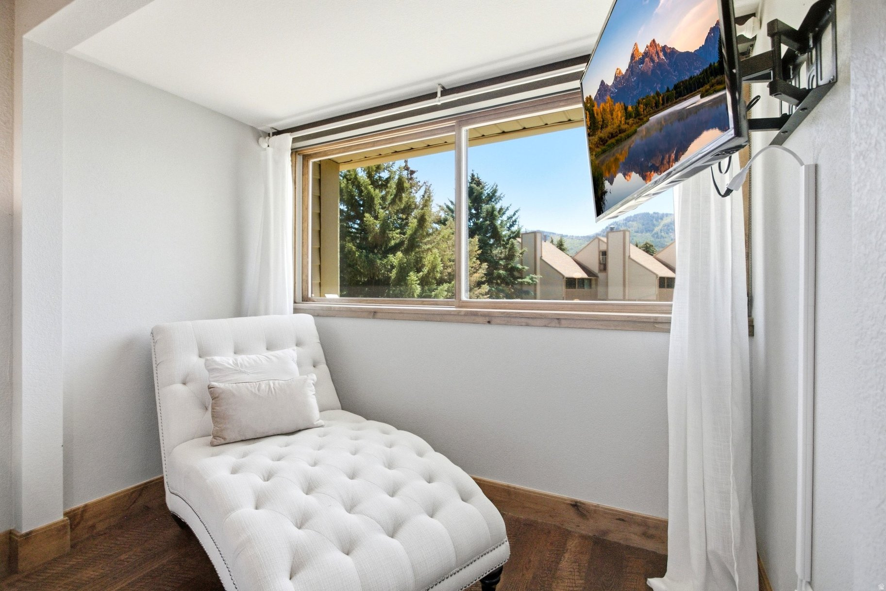 RACQUET CLUB VILLAGE - Residential