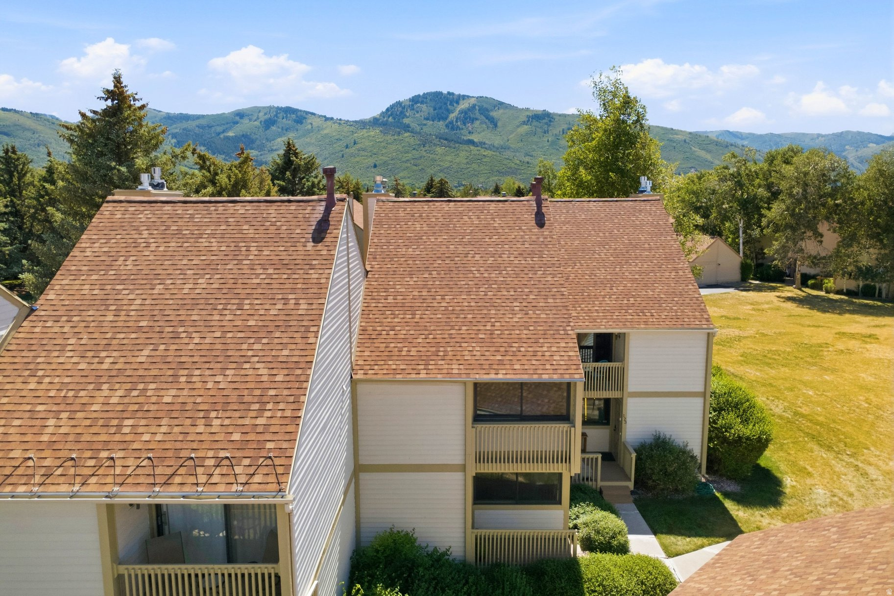 RACQUET CLUB VILLAGE - Residential