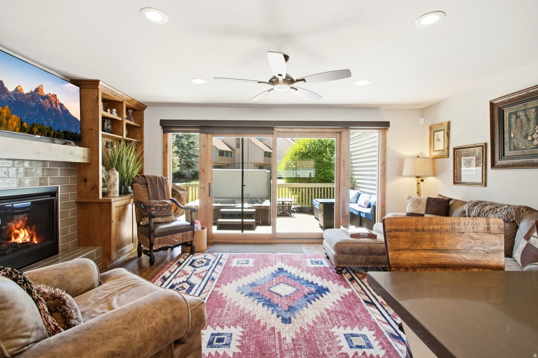 RACQUET CLUB VILLAGE - Residential