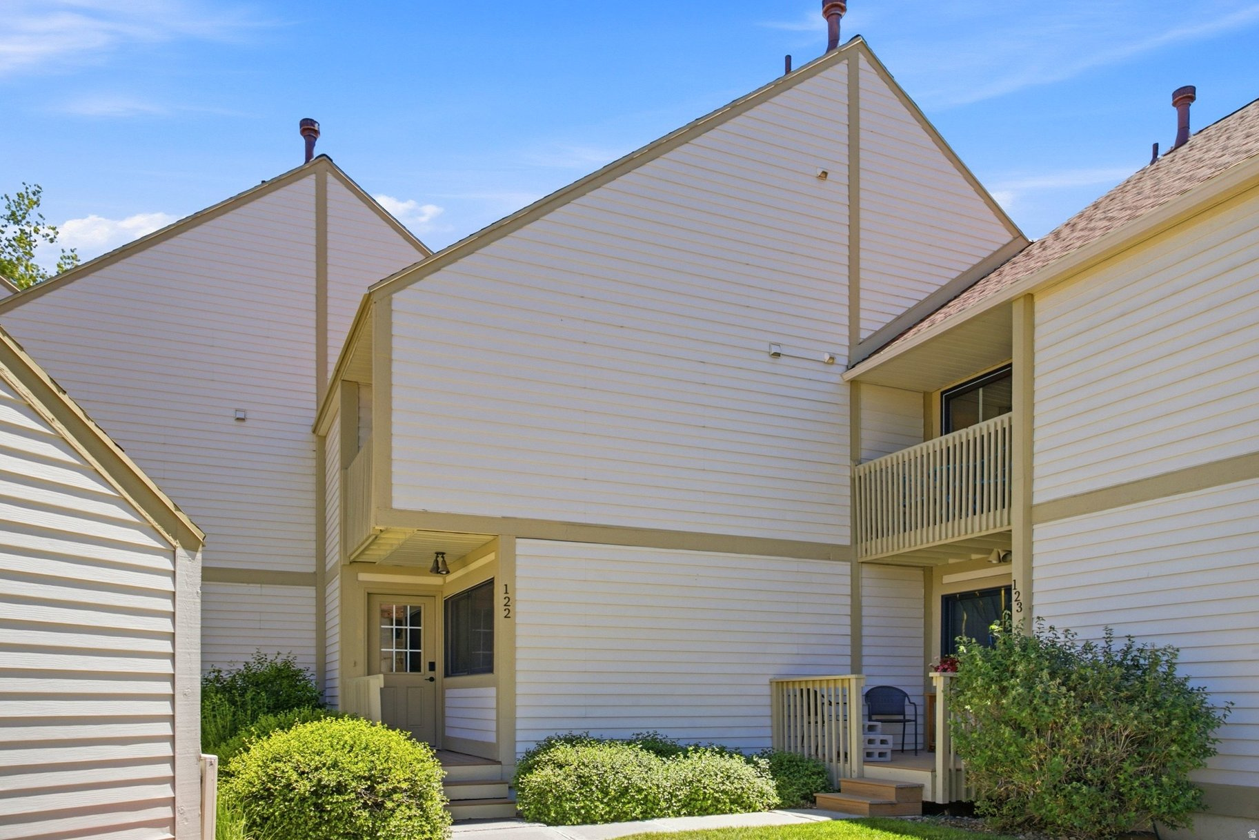 RACQUET CLUB VILLAGE - Residential