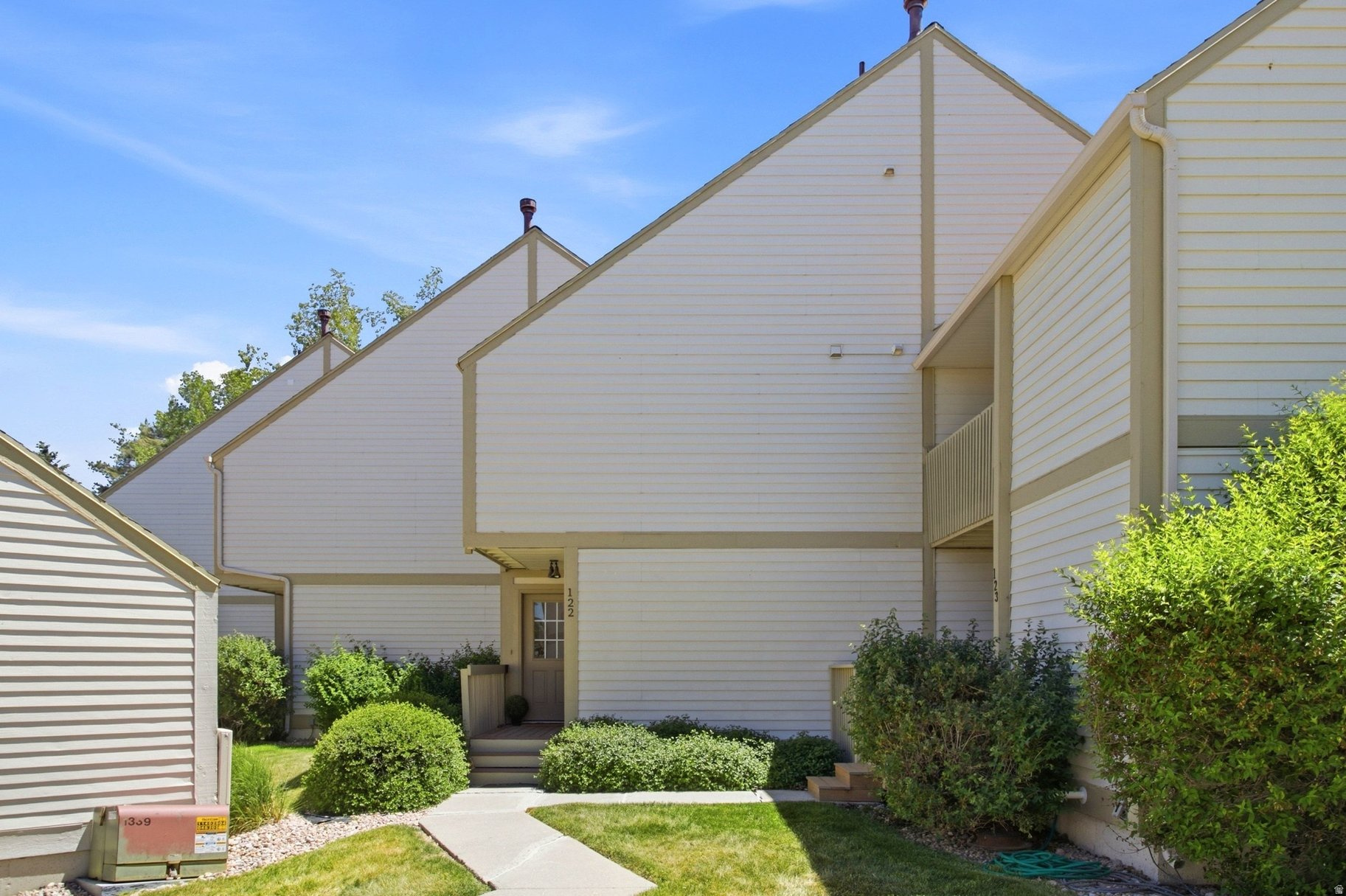RACQUET CLUB VILLAGE - Residential