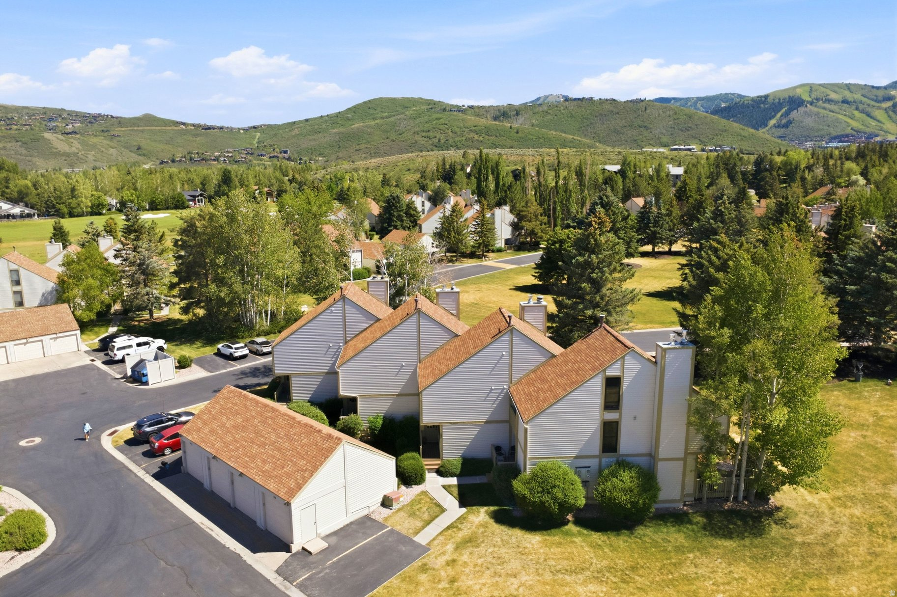 RACQUET CLUB VILLAGE - Residential
