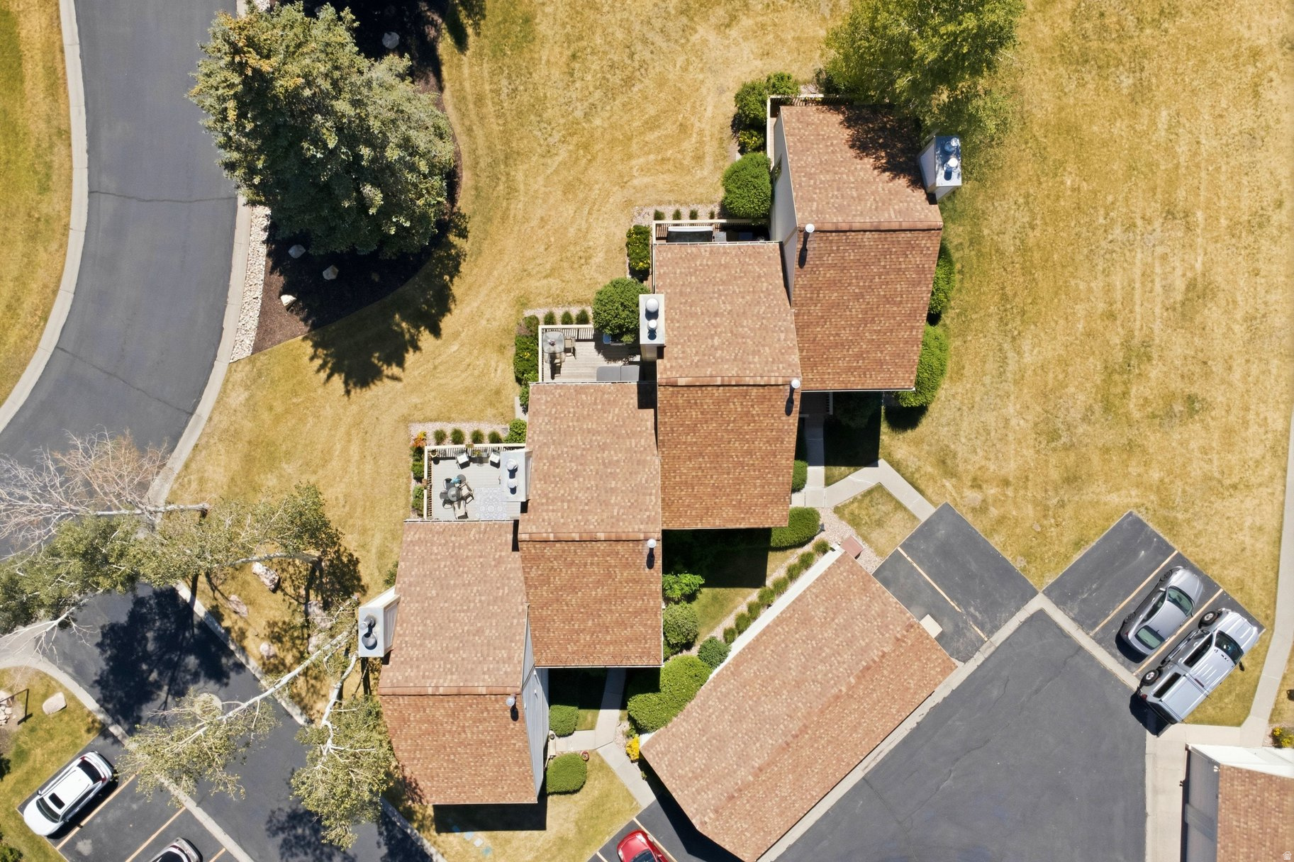 RACQUET CLUB VILLAGE - Residential