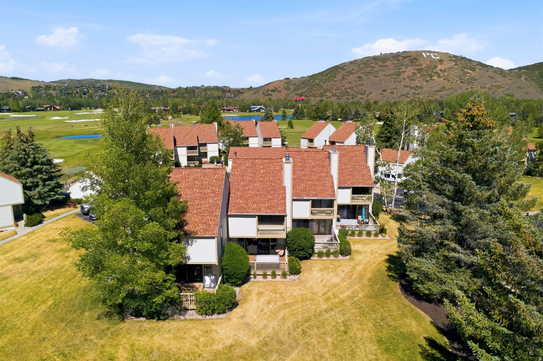 RACQUET CLUB VILLAGE - Residential