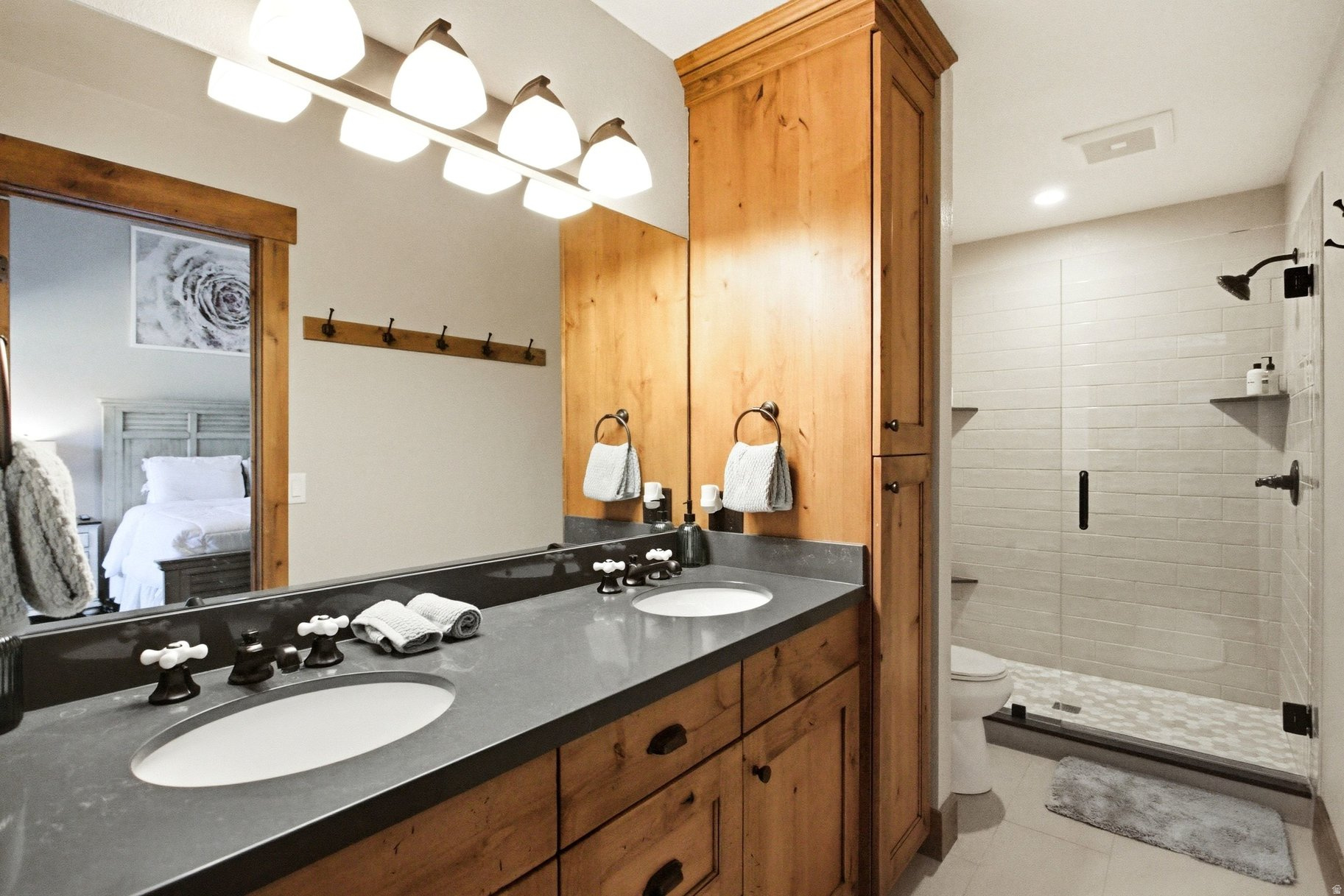 RACQUET CLUB VILLAGE - Residential