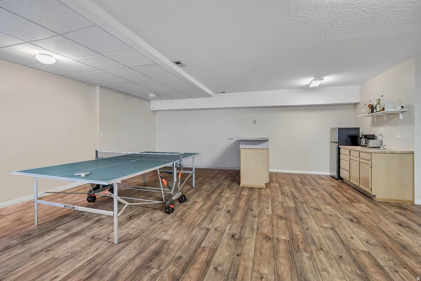 HIDDEN VALLEY HILLS - Residential