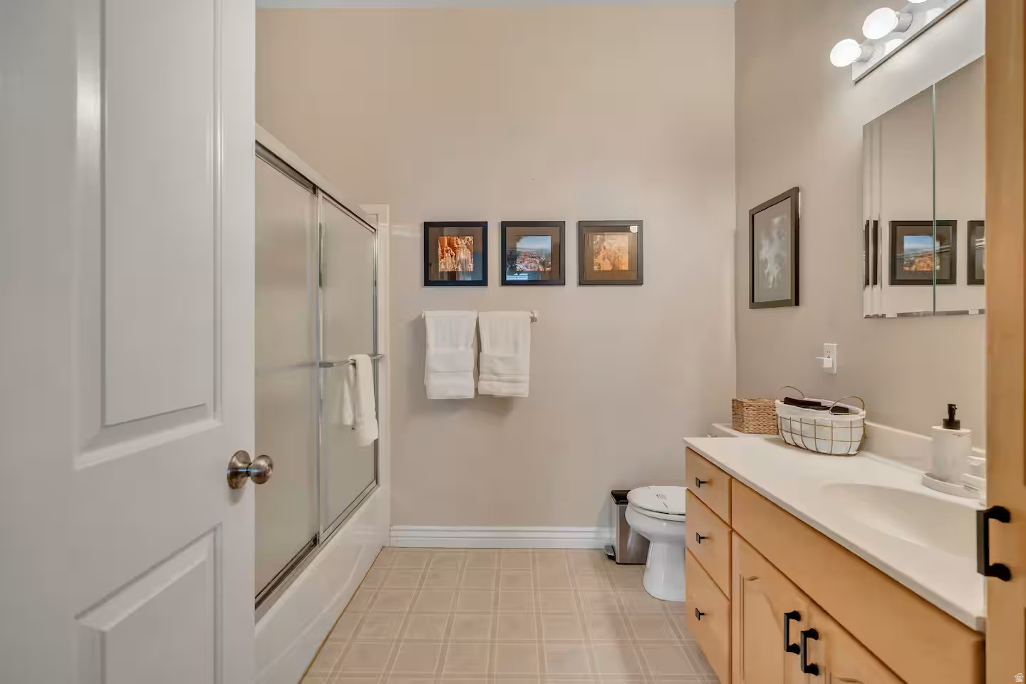 HIDDEN VALLEY HILLS - Residential