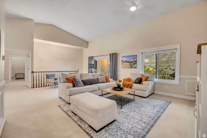 HIDDEN VALLEY HILLS - Residential