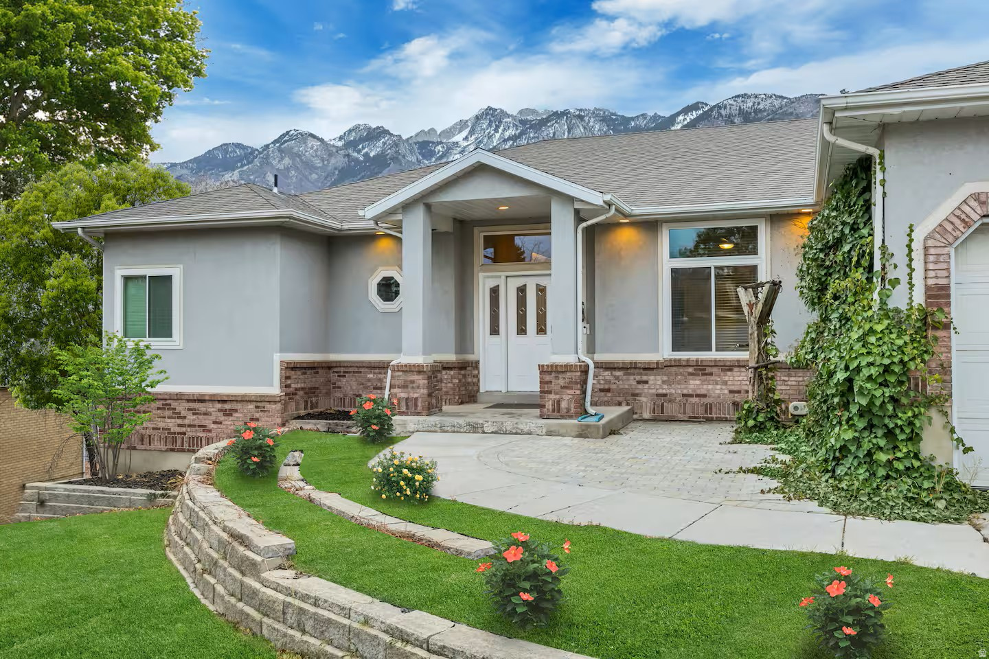 HIDDEN VALLEY HILLS - Residential