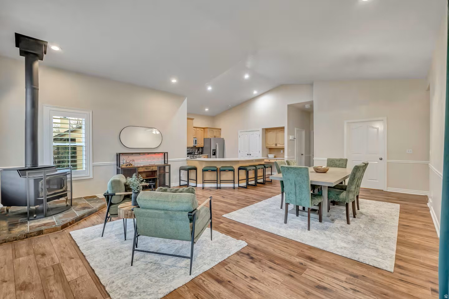 HIDDEN VALLEY HILLS - Residential