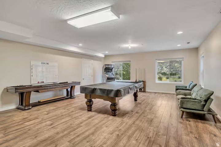 HIDDEN VALLEY HILLS - Residential