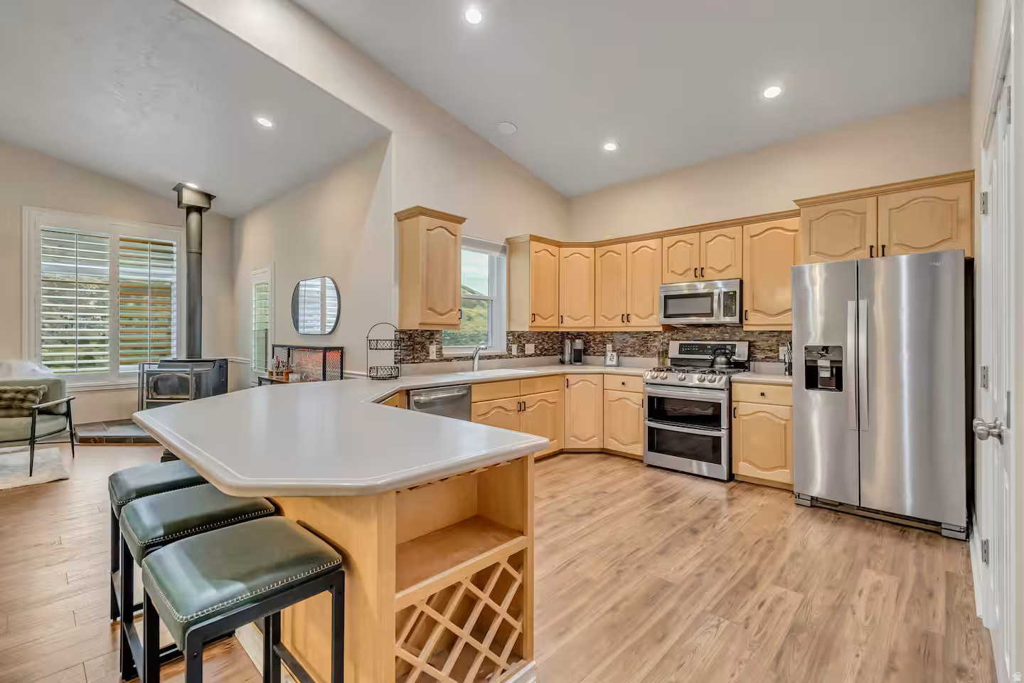 HIDDEN VALLEY HILLS - Residential