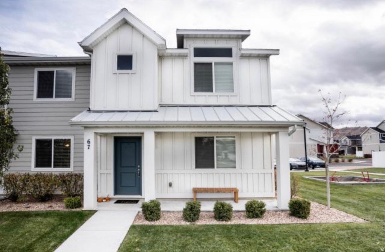 $10,000 Price Drop! Motivated sellers - bring your offers! Welcome home to this beautifully maintained end-unit townhome featuring 3 bedrooms, 2 bathrooms, and a bright open-concept layout. Ideally located near Redwood Road, the home offers convenient access to shopping, dining, entertainment, and nearby biking trails, with Talons Cove Golf Course just minutes away. The community HOA provides excellent amenities including a clubhouse, picnic areas, playground, pool, and a new splash pad. Tenants vacate January 31st. No showings until February 2nd.