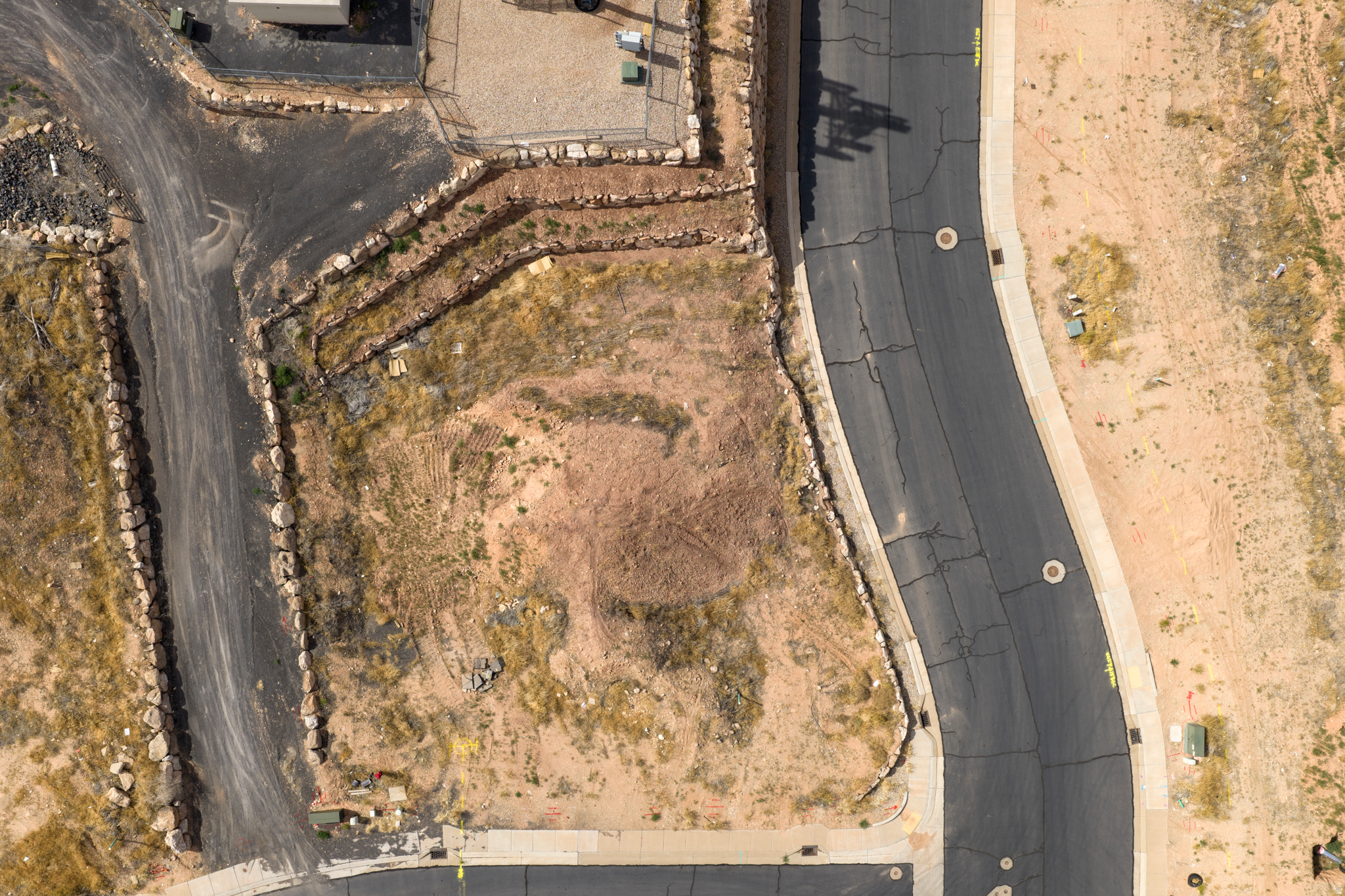 Corner lot at .23 acres, conveniently located in La Verkin just minutes from Zion National Park. This affordable building lot provides the perfect opportunity to build in Southern Utah without the burden of HOA fees. Tucked into a relaxed neighborhood, you will enjoy sweeping views of the valley and surrounding red rock mesas without paying premium resort prices.