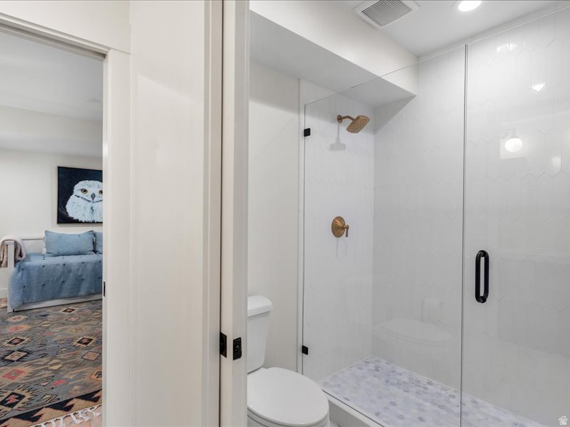 ESCAPES AT EDGEWATER - Residential