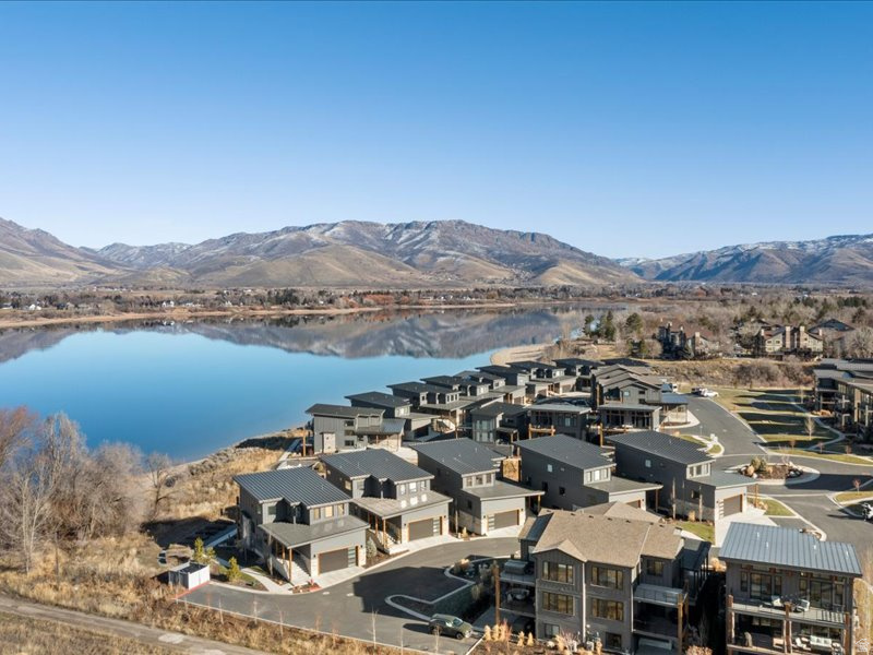 ESCAPES AT EDGEWATER - Residential