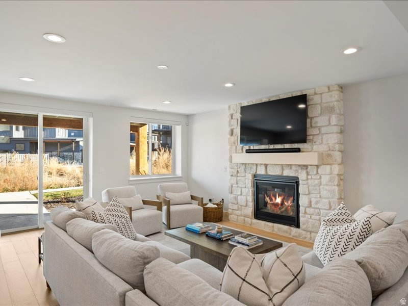 ESCAPES AT EDGEWATER - Residential