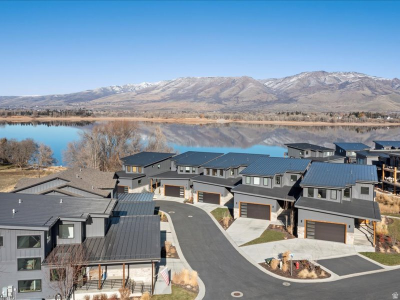 ESCAPES AT EDGEWATER - Residential
