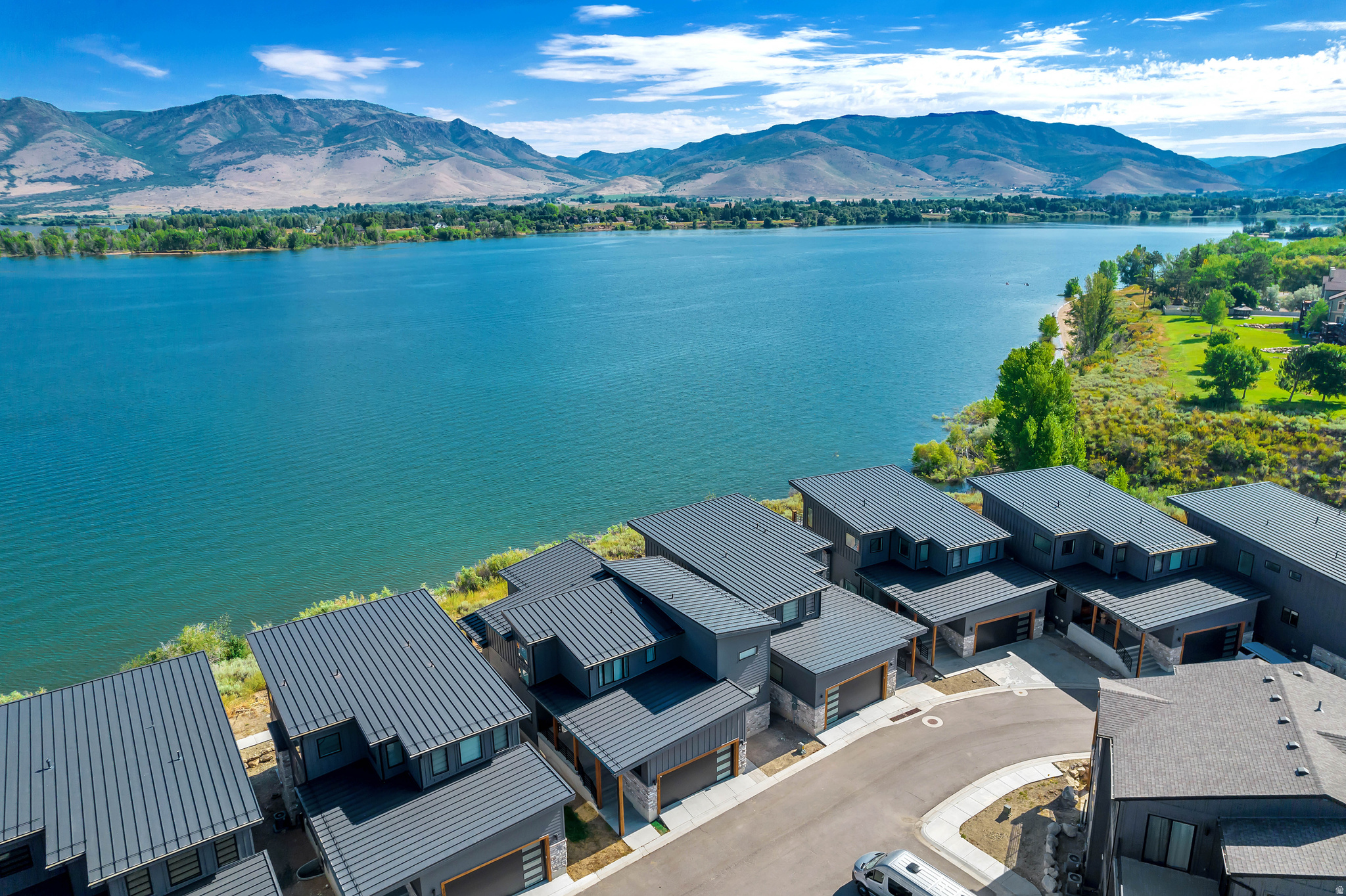 ESCAPES AT EDGEWATER - Residential