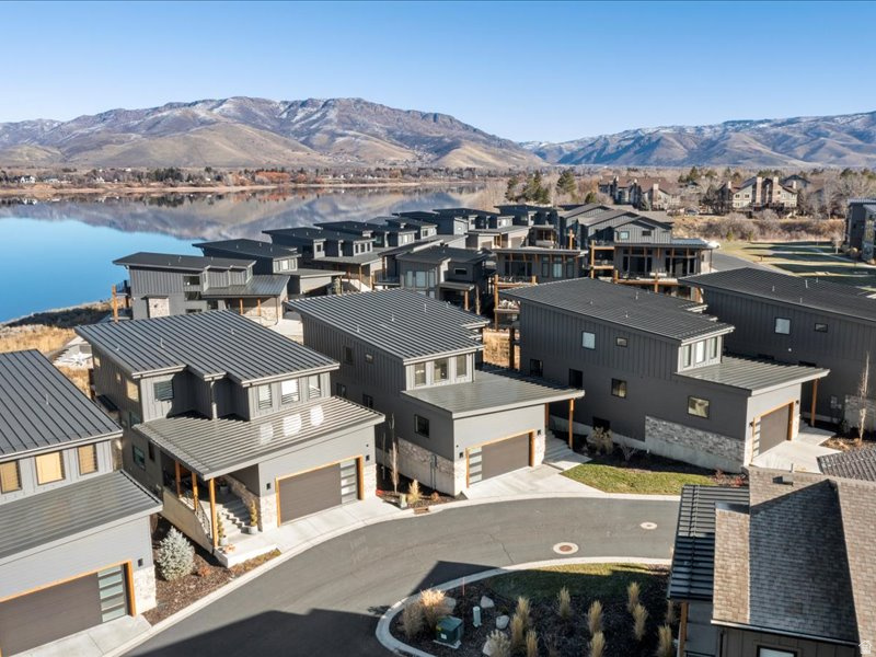ESCAPES AT EDGEWATER - Residential