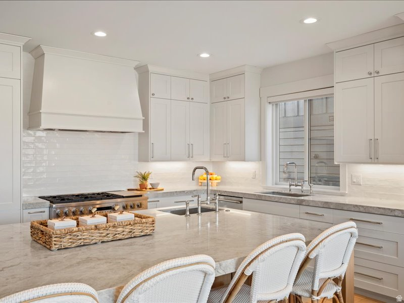 ESCAPES AT EDGEWATER - Residential