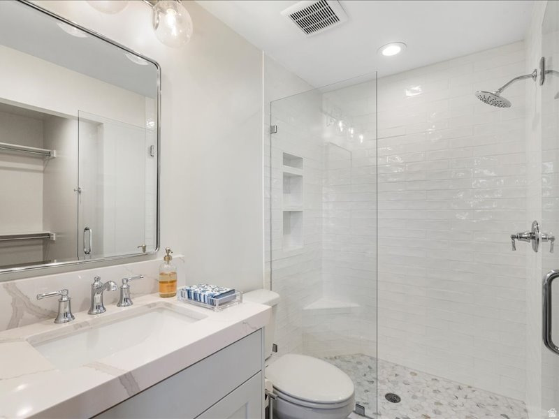 ESCAPES AT EDGEWATER - Residential
