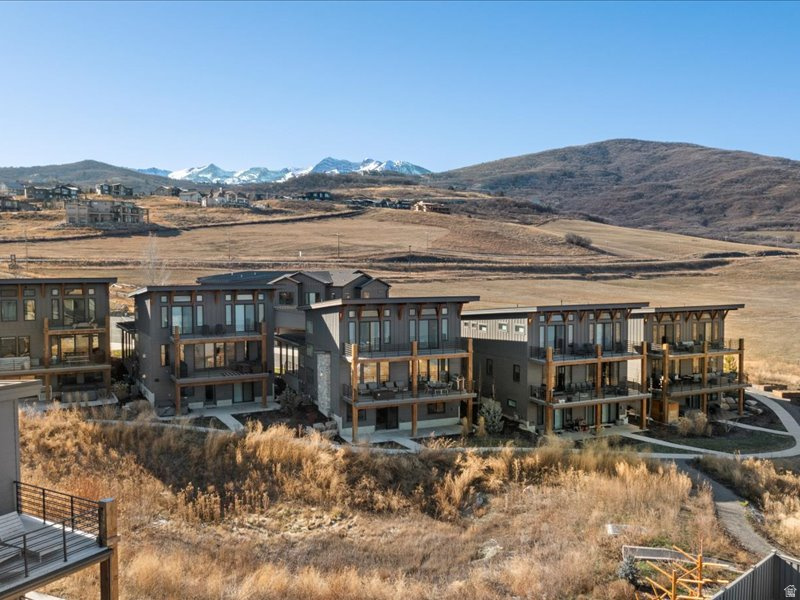 ESCAPES AT EDGEWATER - Residential