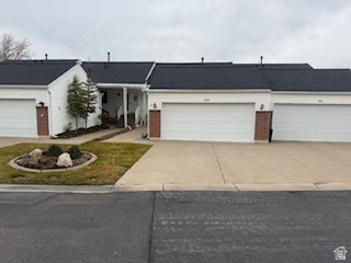 Beautiful, quiet cul-de-sac. senior living at it's finest. Main floor primary bedroom has a large private bath, large closet. Dinning area and family room have great views and vaulted ceilings. Upstairs is a nice "den/reading area or office space". Basement has a large family room, & wet bar.