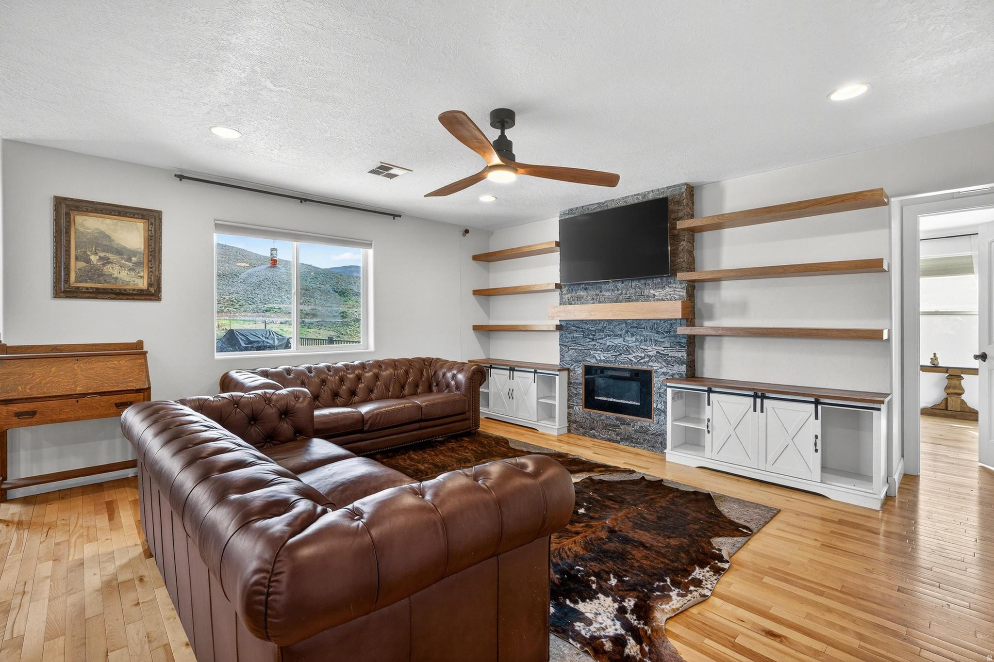 ALMOND HEIGHTS PARK AMD - Residential