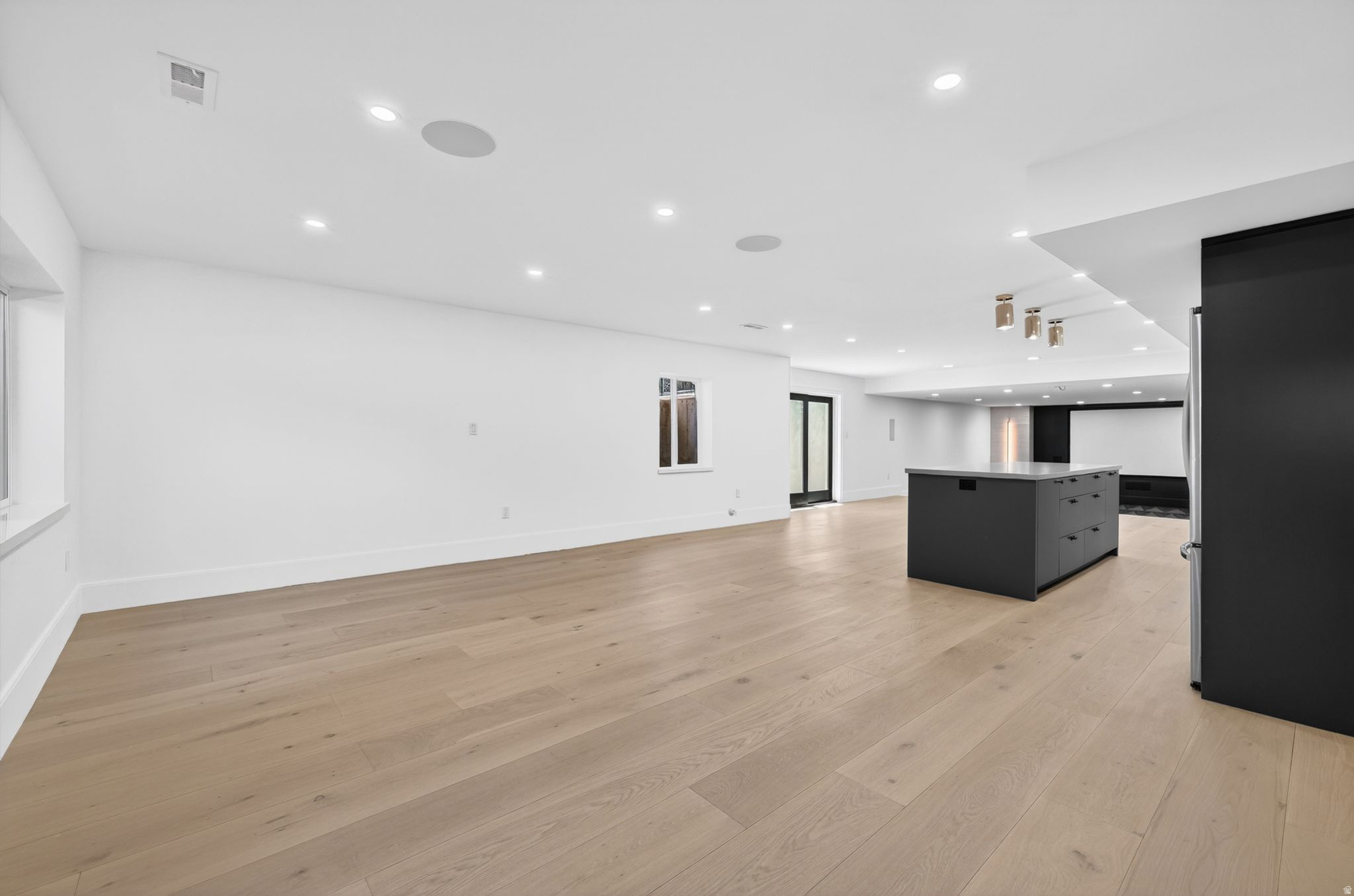 ROYAL LANE - Residential
