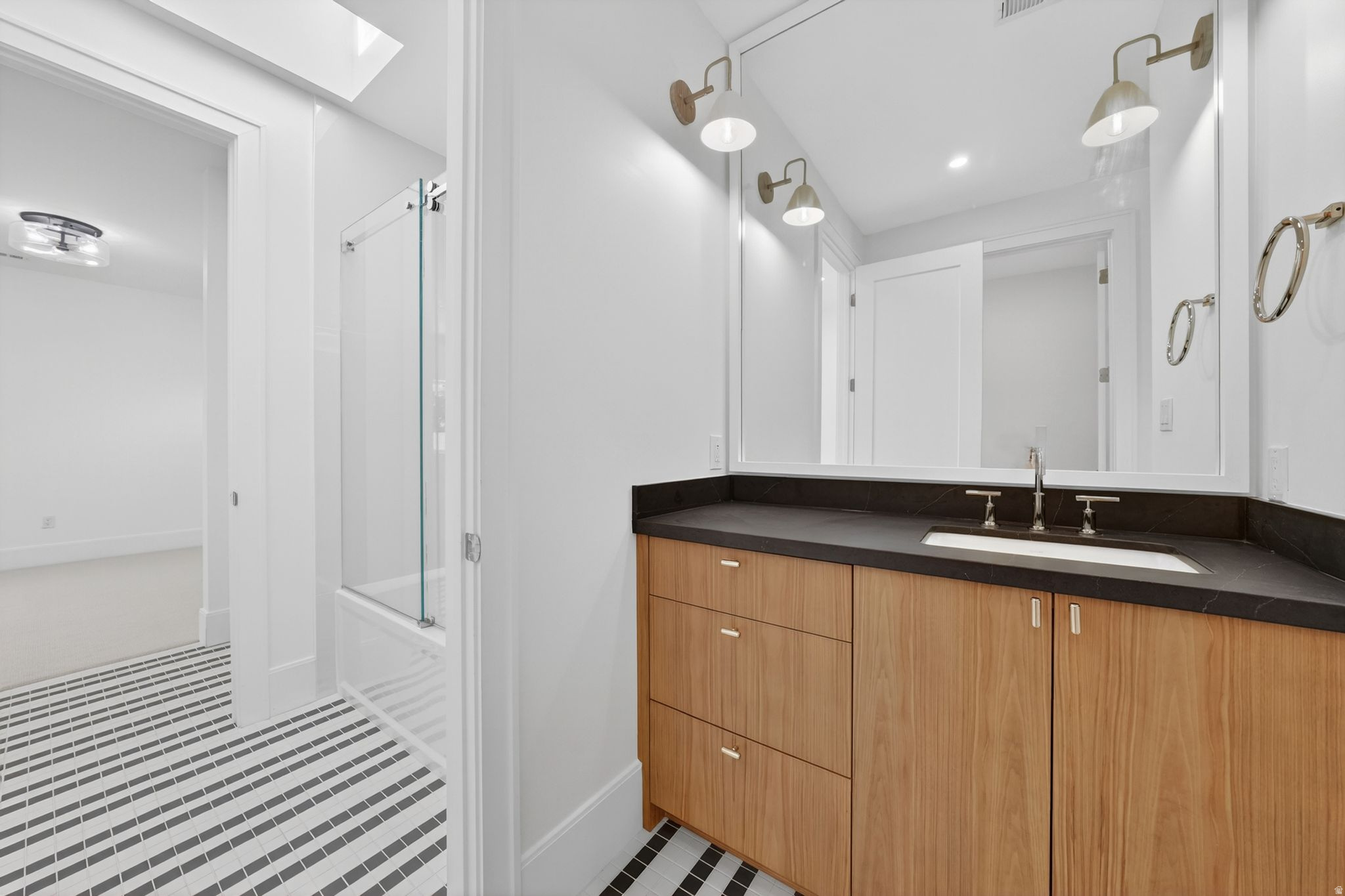 ROYAL LANE - Residential
