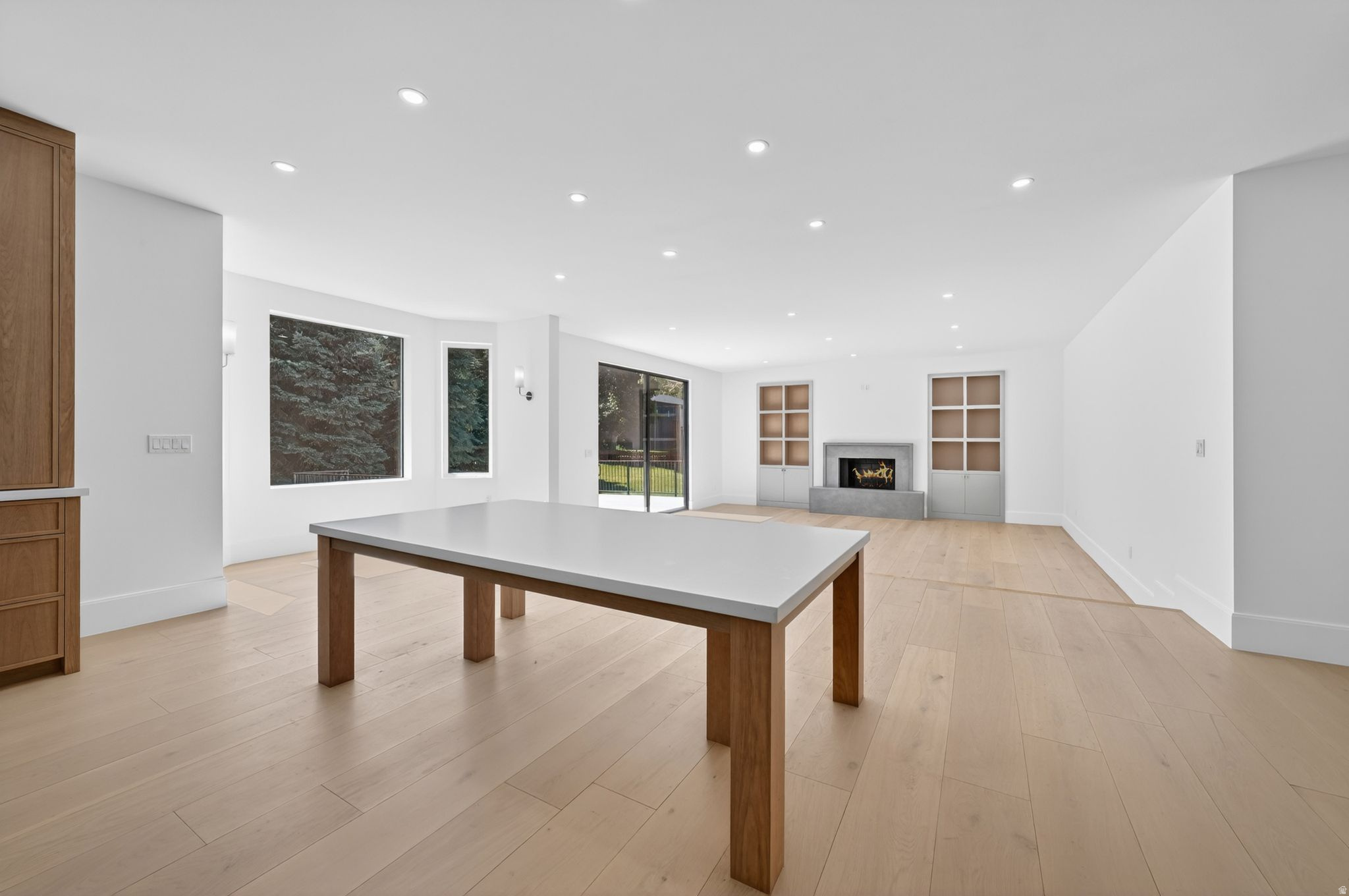 ROYAL LANE - Residential