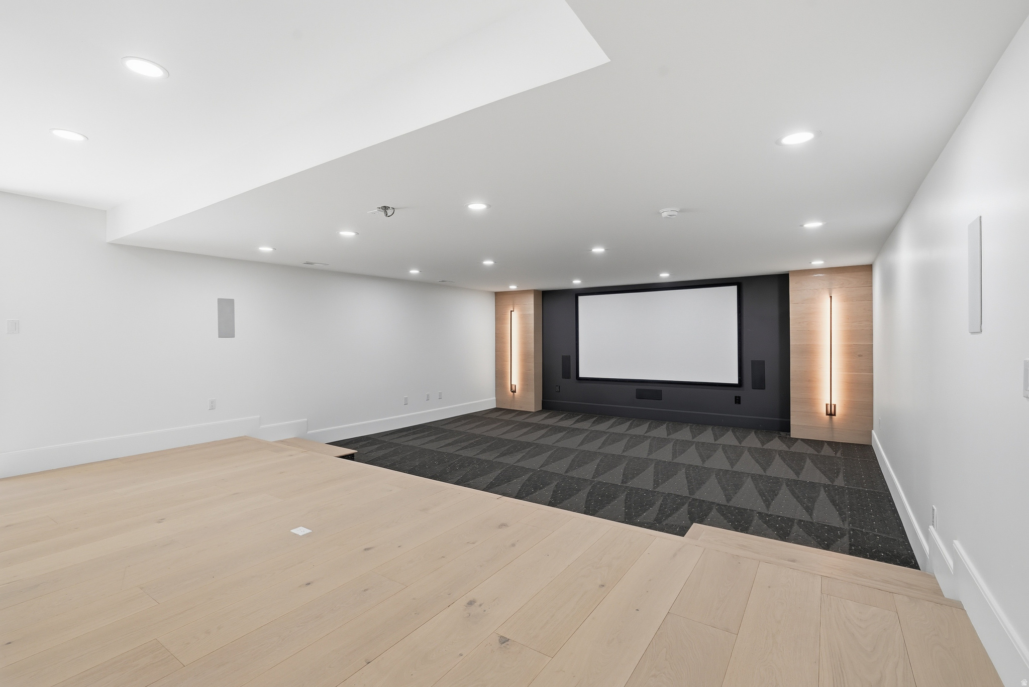 ROYAL LANE - Residential